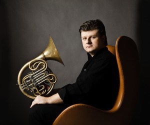 Im Jahr des Horns: Einzigartige Konzerte in der Philharmonie Berlin mit Radek Baborák und dem Sinfonie Orchester Berlin