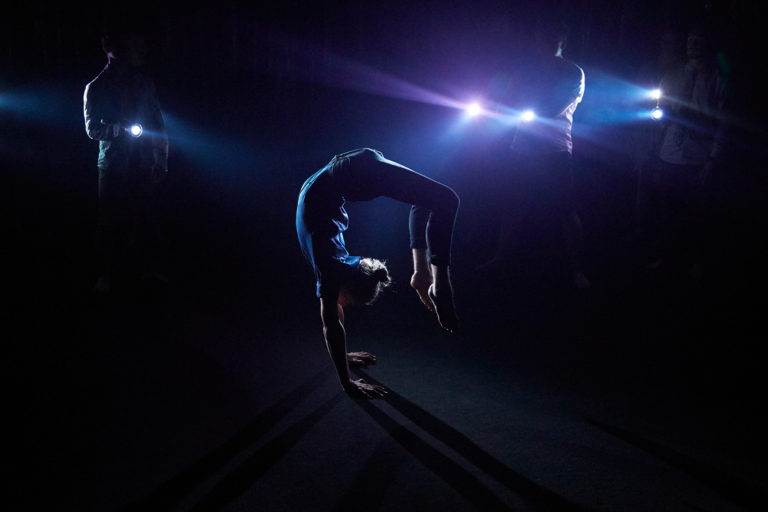 Jubiläumspremiere "Out of Chaos" am CHAMÄLEON Theater: Ein Zauberreich